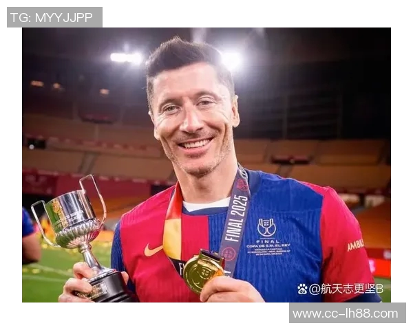 莱万在欧冠历史上为两队打入20球以上成为第四人彰显伟大成就